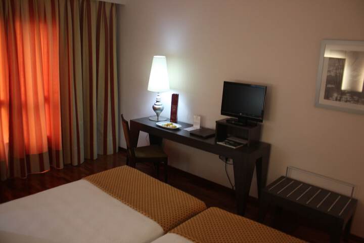 Room 12 of 39