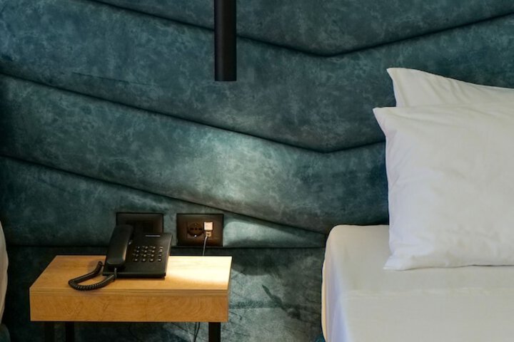 Room 7 of 85