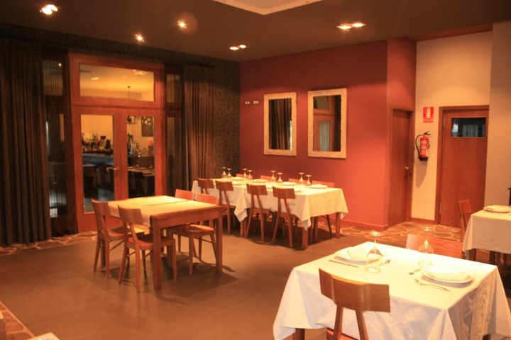 Dining 12 of 22