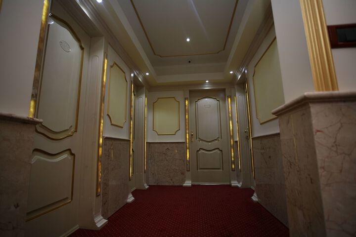 Ballroom/Hall 39 of 55