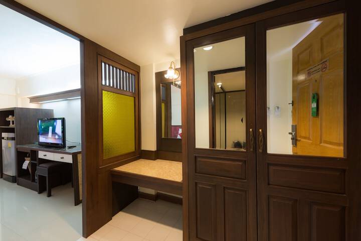 Room 73 of 143