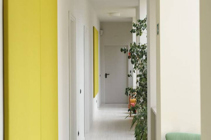 Room 17 of 37