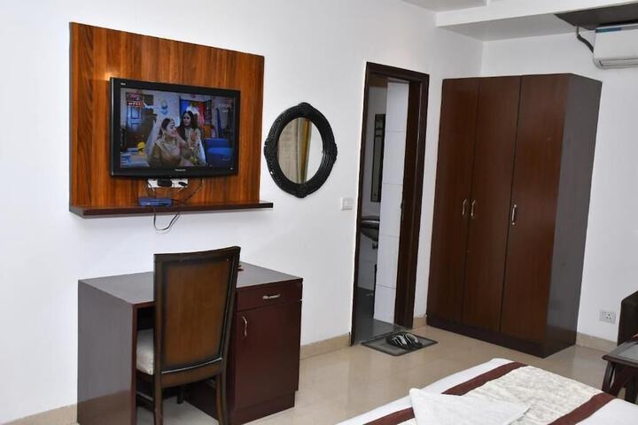 Room 5 of 21