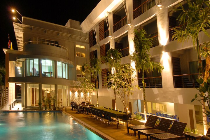 Pool 51 of 62