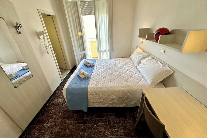 Room 7 of 41