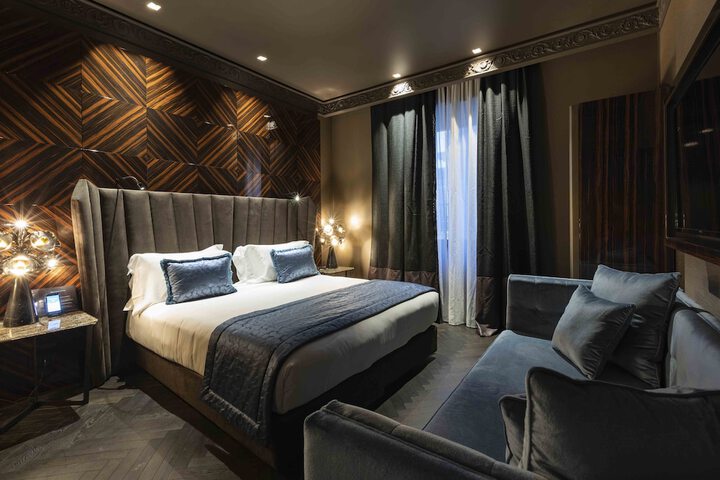 Room 33 of 72
