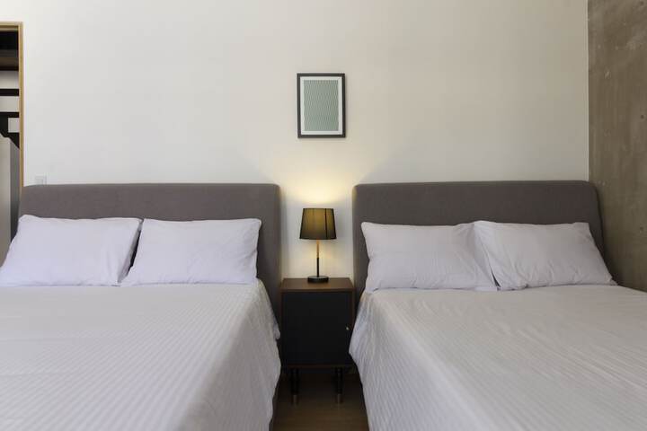 Room 12 of 148
