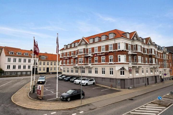 Hotel 74 of 74