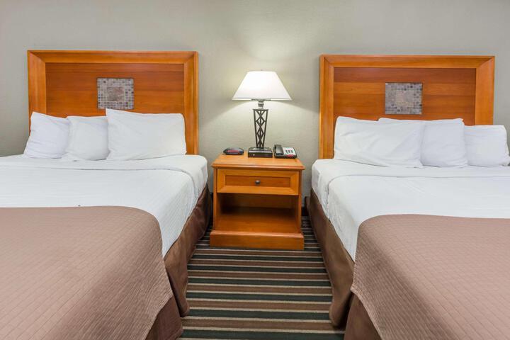 1 King Bed (13 of 14)