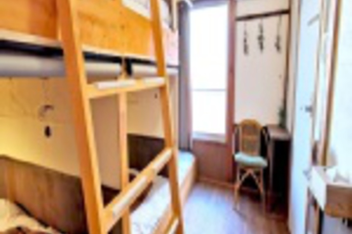 Room 85 of 192