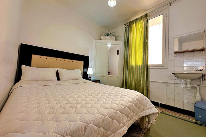 Room 33 of 69