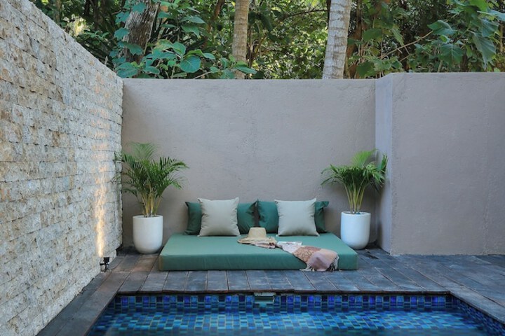 Pool 52 of 113