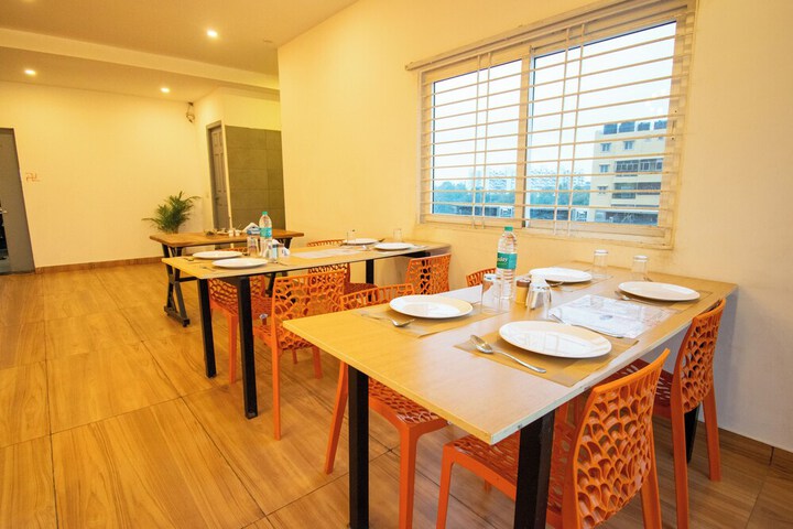 Dining 54 of 61