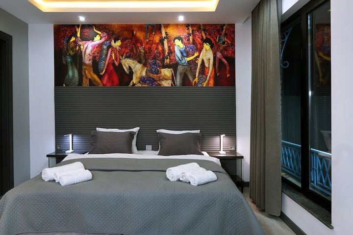 Room 4 of 19