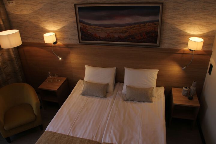 Room 6 of 67