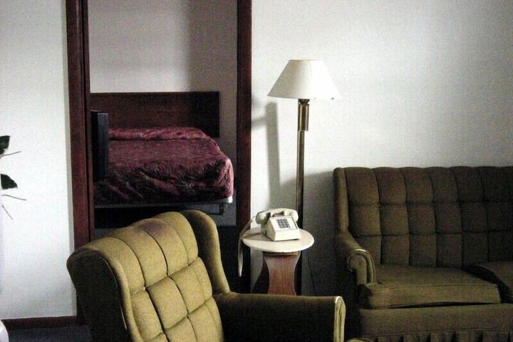 Room 43 of 67