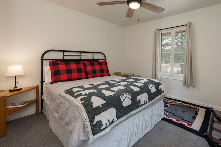 Room 3 of 115