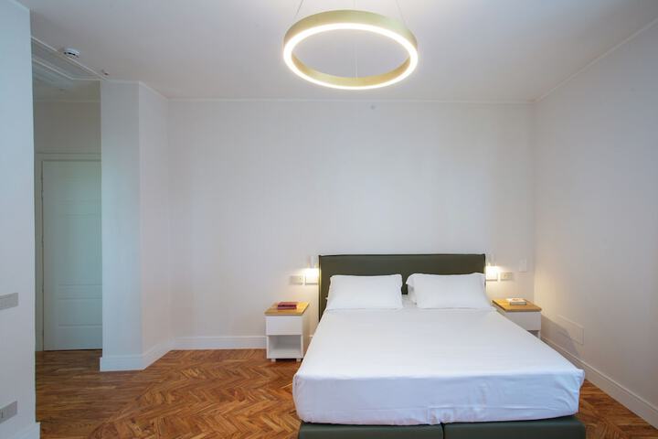 Room 8 of 129