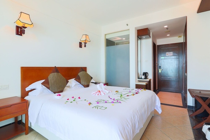 Room 3 of 17