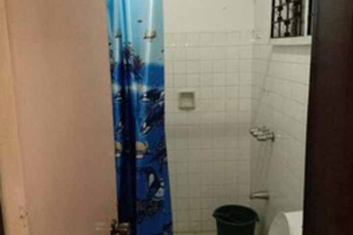 Room 4 of 38