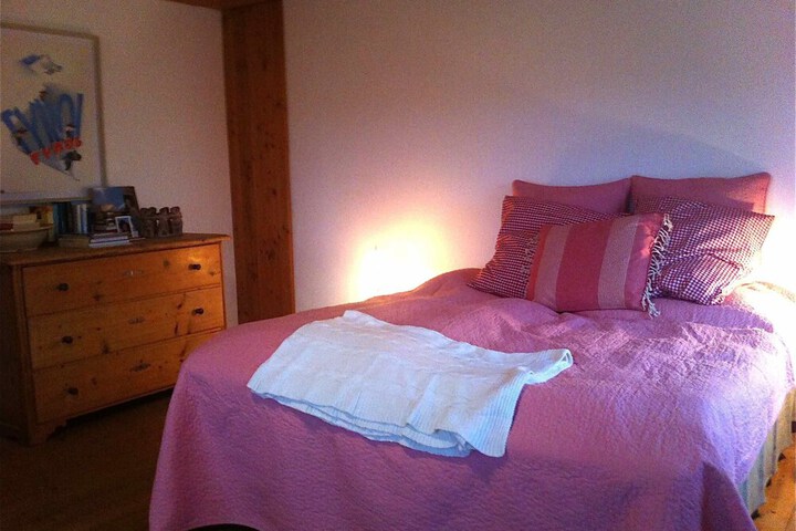 Room 2 of 13