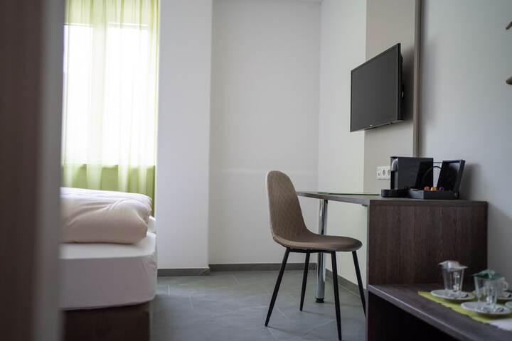 Room 37 of 90