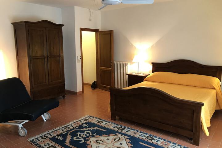 Room 6 of 35
