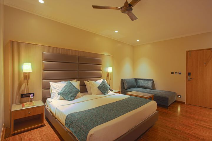 Room 8 of 119