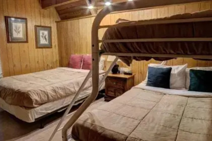 Room 4 of 11