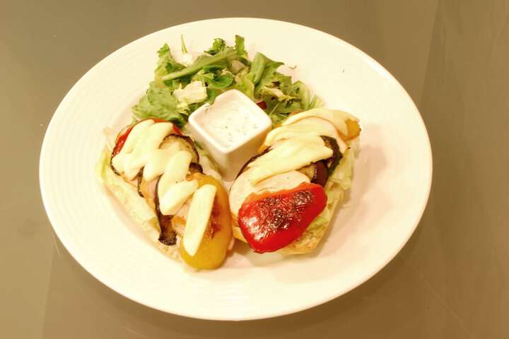 Dining 52 of 91