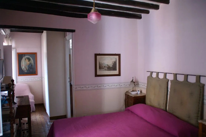 Room 6 of 15