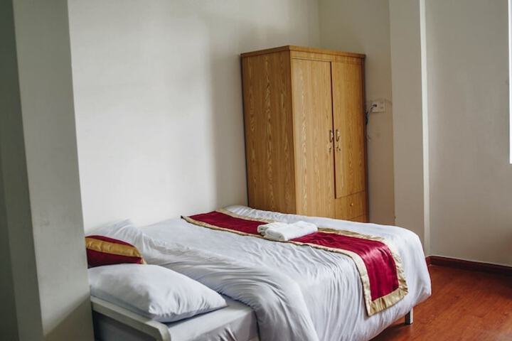 Room 17 of 34