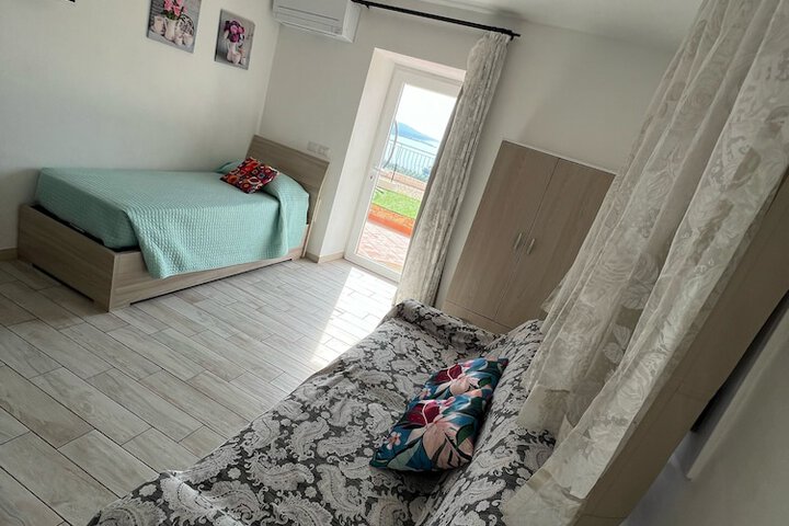 Room 11 of 46