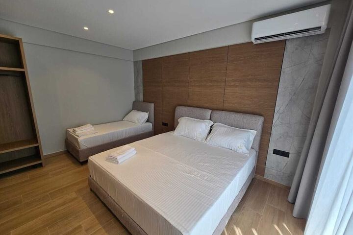 Room 45 of 77
