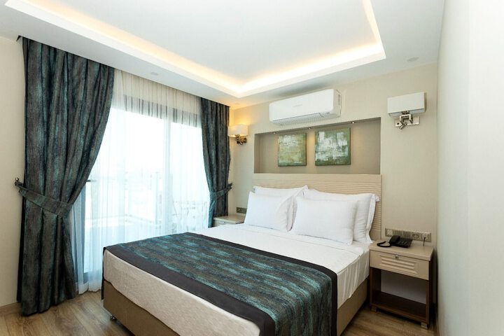 Room 6 of 56