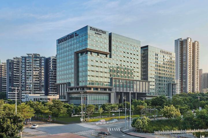 Doubletree by Hilton Shenzhen Airport Residences in Shenzhen