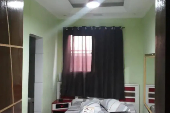 Room 8 of 13