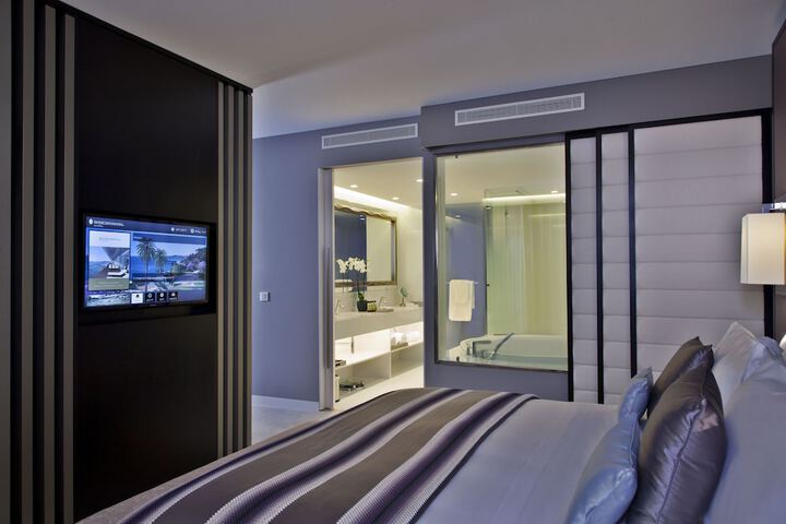 Room 4 of 110