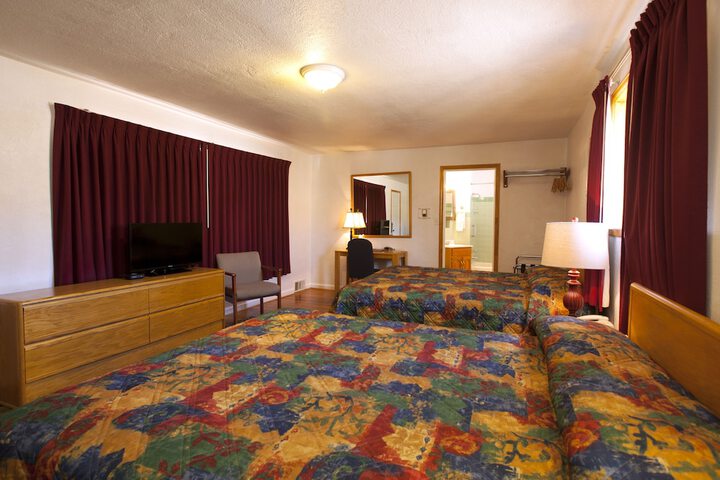 Room 6 of 25