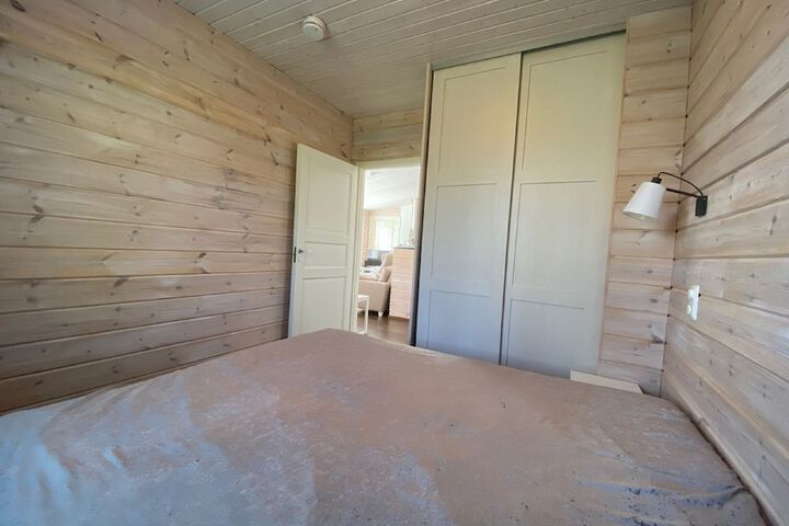 Room 25 of 185