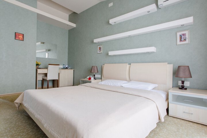 Room 5 of 46