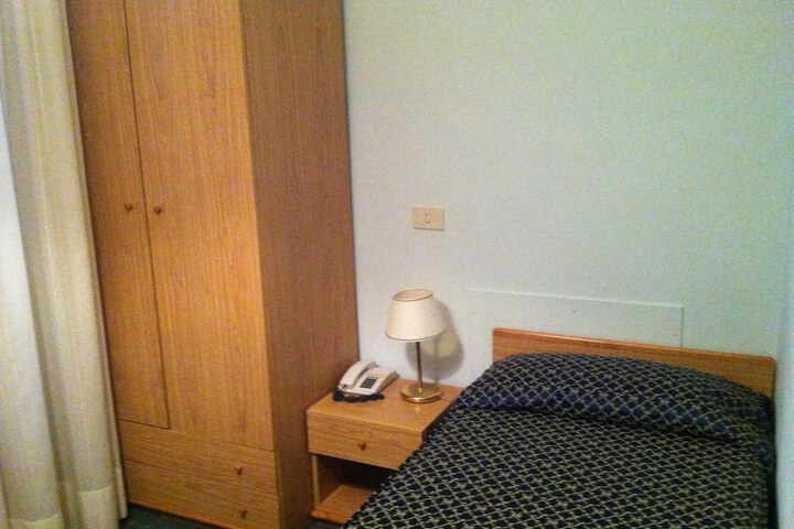 Room 15 of 53