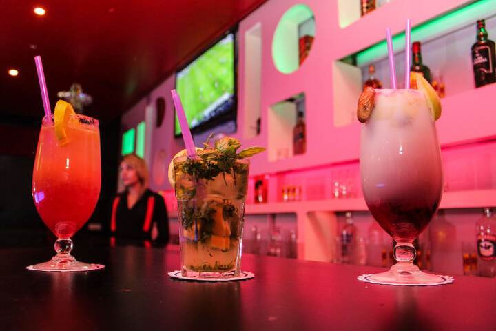 Sports bar