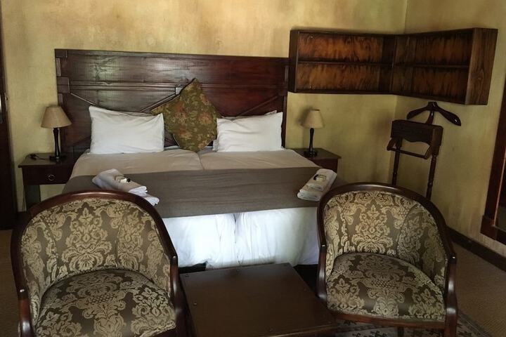 Room 2 of 63