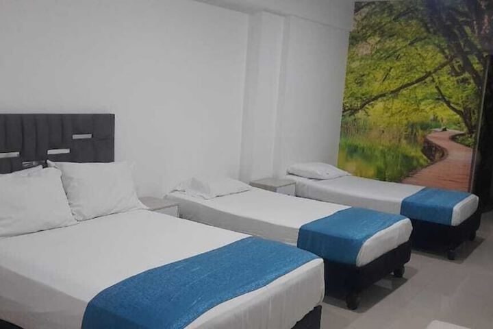 Room 12 of 16