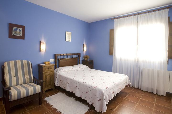Room 4 of 37