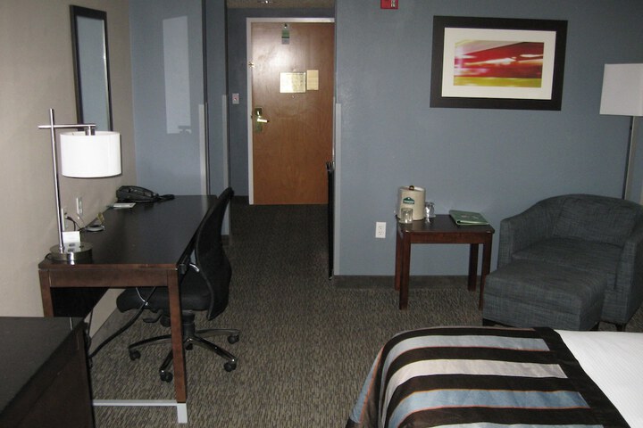 1 King Bed (1 of 28)