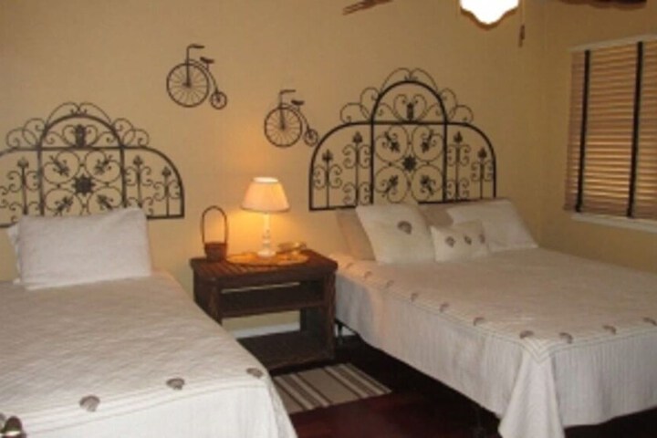 Direct Oceanfront 2 BR 2 BA Traffic Free Beach 306 Shores Club in Daytona Beach Shores, FL