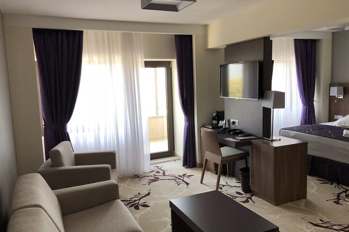 Room 10 of 49