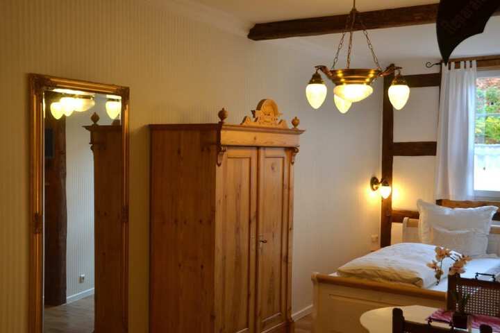 Room 10 of 33